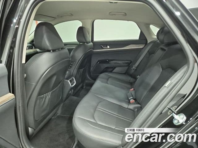 Kia K5 2023 — Şəkil 12/18