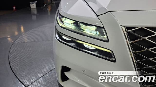 Genesis GV80 2020 — Photo 15/40