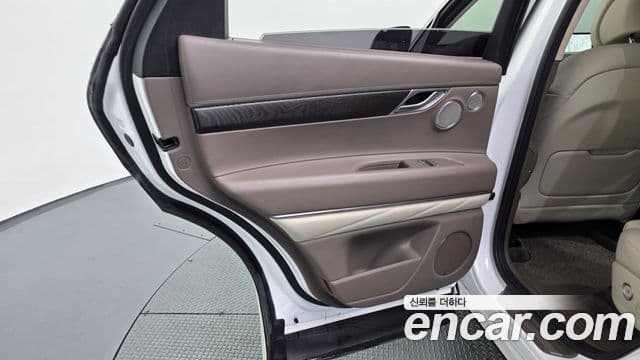 Genesis GV80 2020 — Photo 16/40