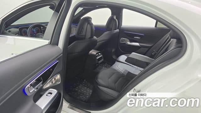 Mercedes-Benz E-Class 2024 — Şəkil 12/20