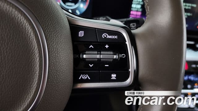 Kia Carnival 2023 — Фото 16/20