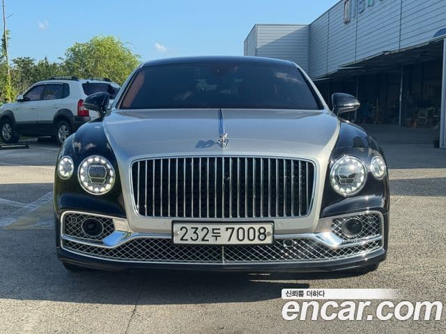 Bentley Flying Spur 2021 — ფოტო 2/20