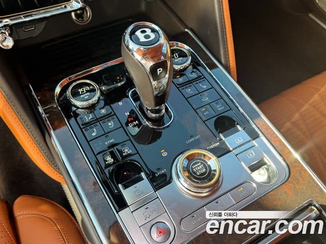 Bentley Flying Spur 2021 — ფოტო 7/20