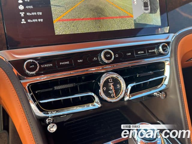 Bentley Flying Spur 2021 — ფოტო 15/20