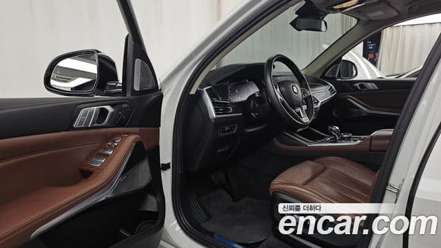 BMW X7 2021 — ფოტო 10/20