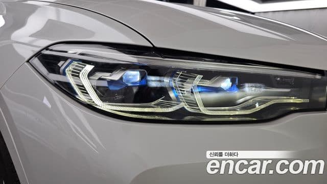 BMW X7 2021 — Photo 38/41