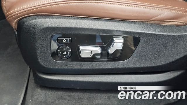 BMW X7 2021 — Photo 37/41