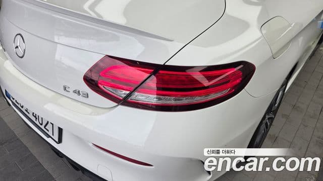 Mercedes-Benz C-Class 2021 — Photo 28/35