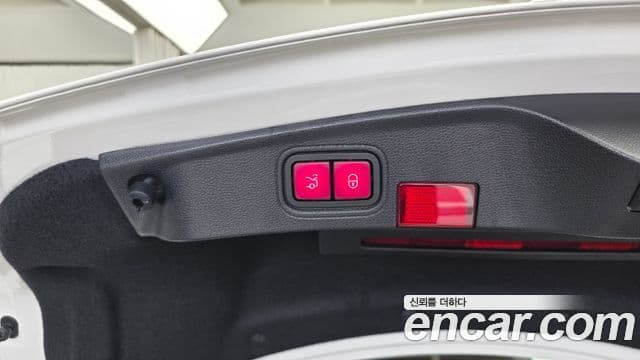 Mercedes-Benz C-Class 2021 — Photo 16/35