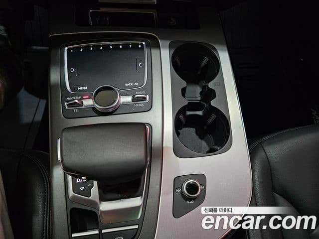 Audi Q7 2019 — Şəkil 7/20