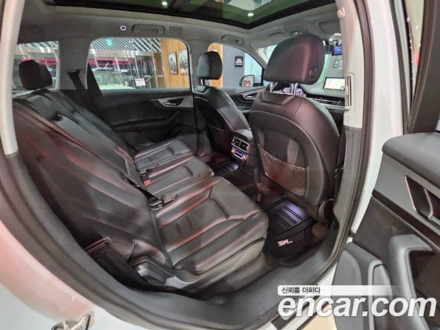 Audi Q7 2019 — Şəkil 11/20
