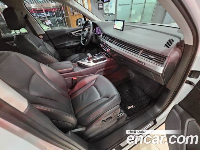 Audi Q7 2019 — Şəkil 12/20