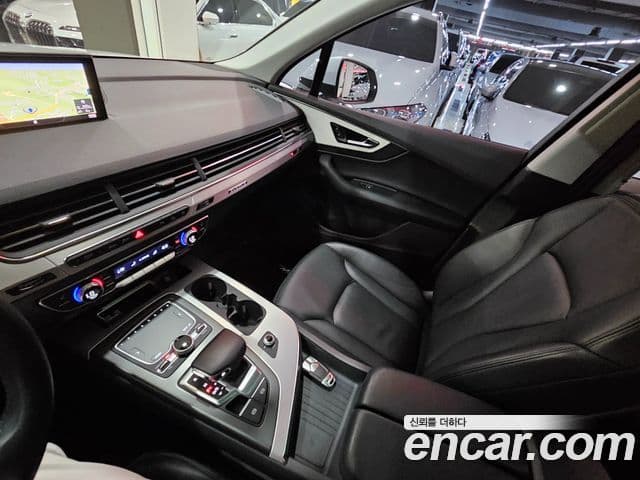 Audi Q7 2019 — Şəkil 15/20