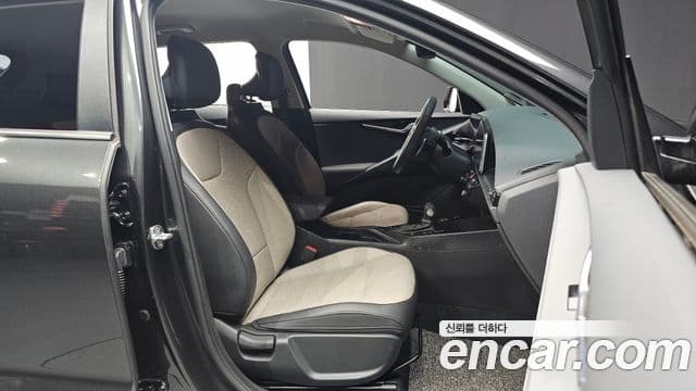 Kia Niro 2022 — Şəkil 10/20