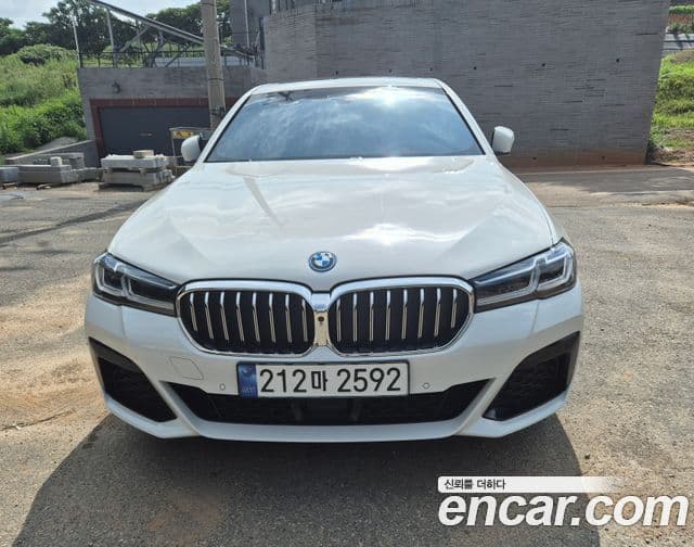 BMW 5 Series 2023 — ფოტო 14/14