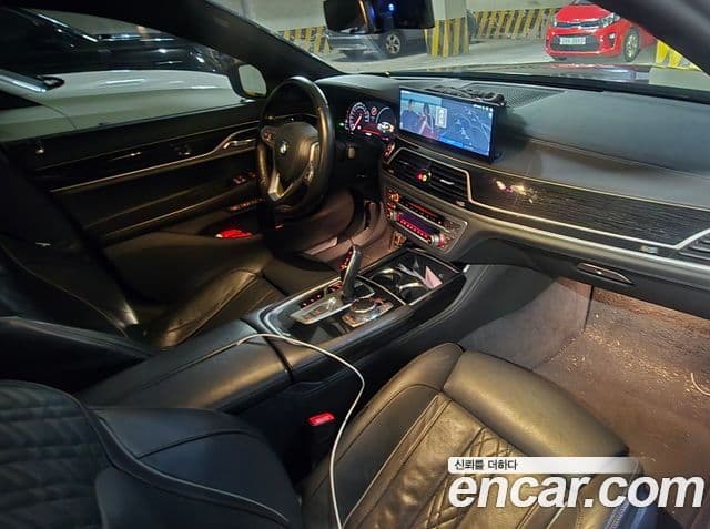 BMW 7 Series 2018 — Şəkil 9/10
