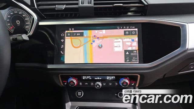 Audi Q3 2022 — ფოტო 14/20
