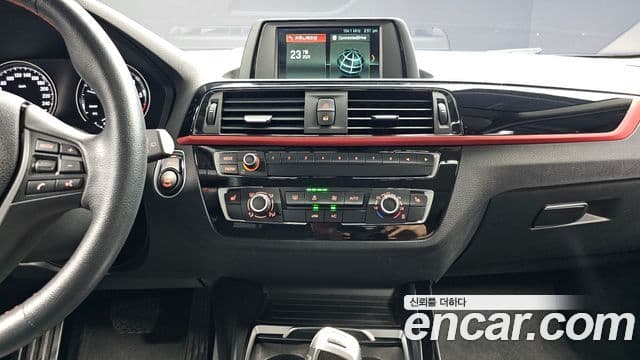 BMW 1 Series 2019 — ფოტო 14/20
