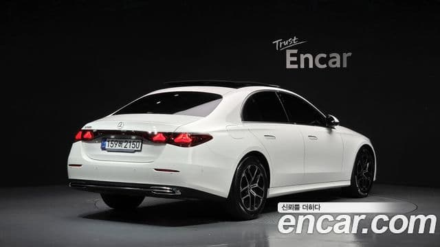 Mercedes-Benz E-Class 2025 — ფოტო 2/20