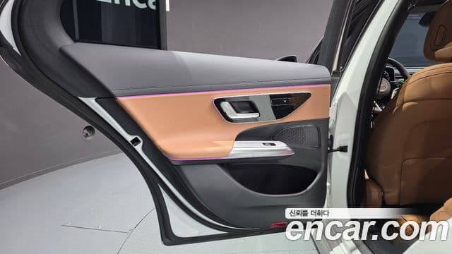 Mercedes-Benz E-Class 2025 — Photo 5/30