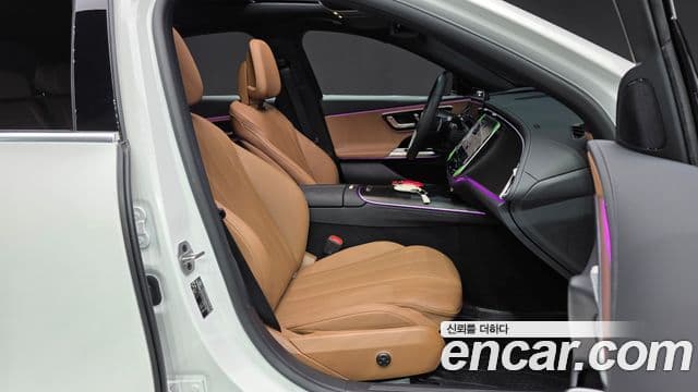 Mercedes-Benz E-Class 2025 — Photo 28/30