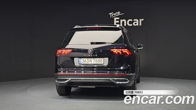 Volkswagen Tiguan 2021 — ფოტო 4/20