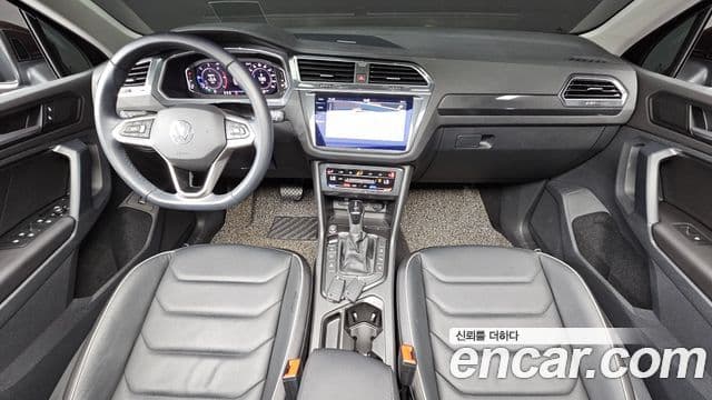 Volkswagen Tiguan 2021 — ფოტო 7/20