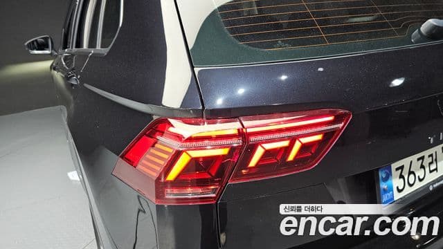 Volkswagen Tiguan 2021 — Photo 27/32