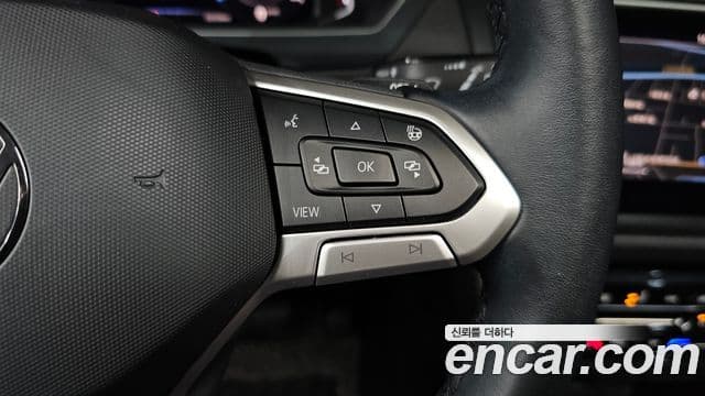 Volkswagen Tiguan 2021 — Photo 11/32