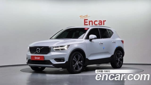 Volvo XC40 2020 — Şəkil 1/20
