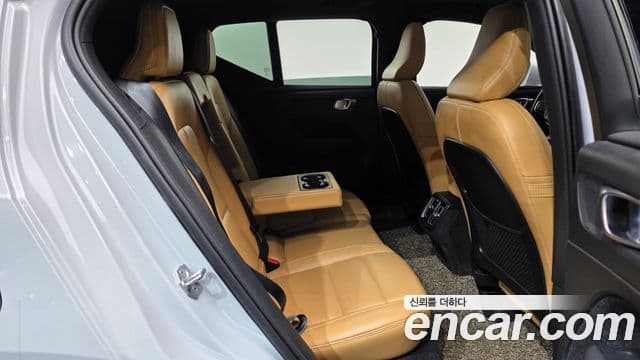 Volvo XC40 2020 — Şəkil 12/20