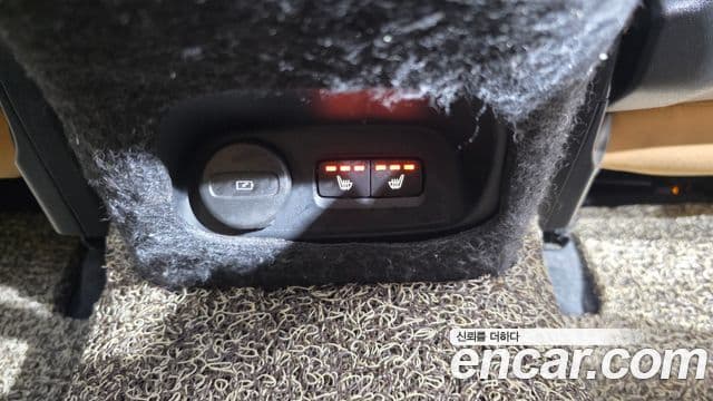 Volvo XC40 2020 — Şəkil 19/20