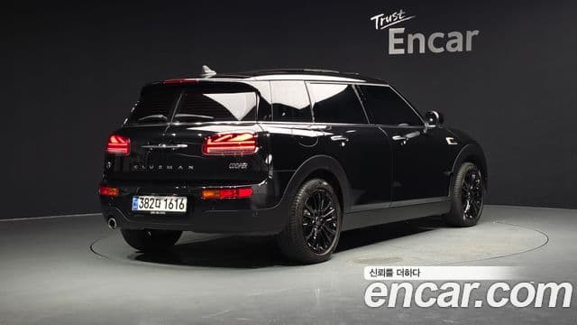 Mini Cooper Clubman 2023 — ფოტო 2/20
