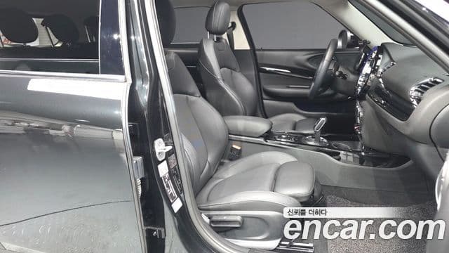 Mini Cooper Clubman 2023 — ფოტო 11/20