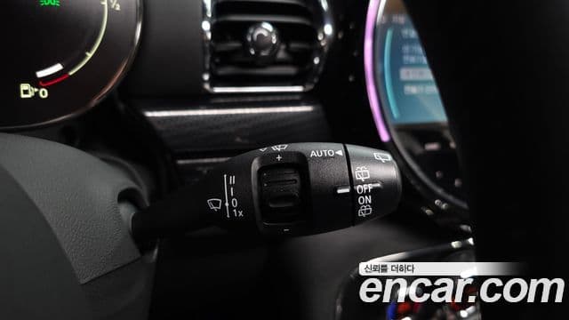 Mini Cooper Clubman 2023 — ფოტო 18/20