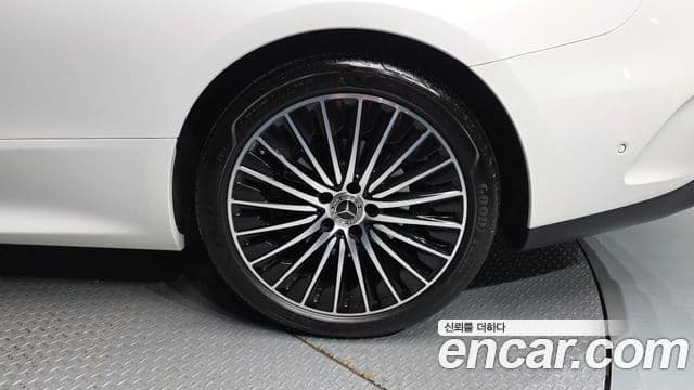 Mercedes-Benz CLE-Class 2025 — Photo 17/33