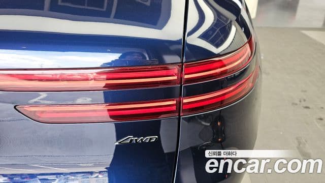 Genesis GV70 2021 — Photo 28/33