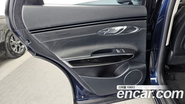 Genesis GV70 2021 — Photo 13/33