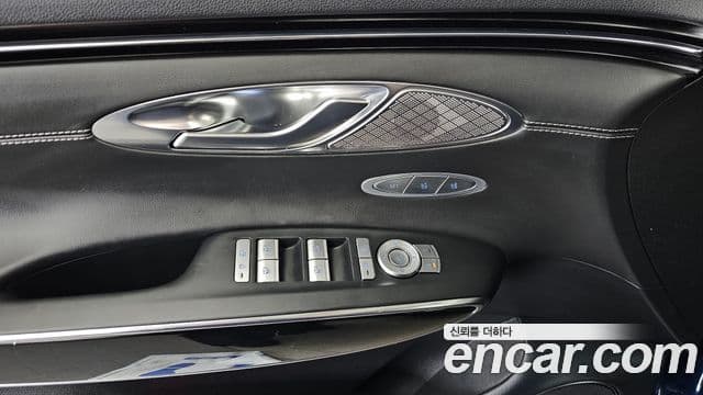 Genesis GV70 2021 — Photo 14/33
