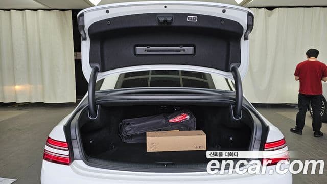 Genesis Electrified G80 2021 — фото 20 из 20