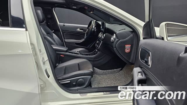 Mercedes-Benz A-Class 2018 — ფოტო 3/20