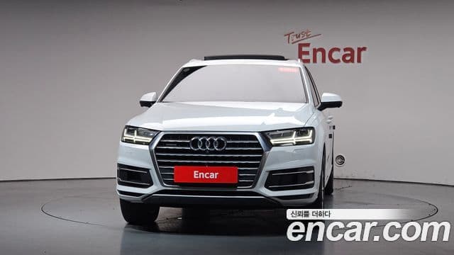 Audi Q7 2019 — Фото 3/20