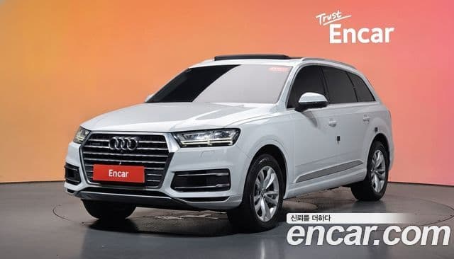 Audi Q7 2019 — Фото 1/20