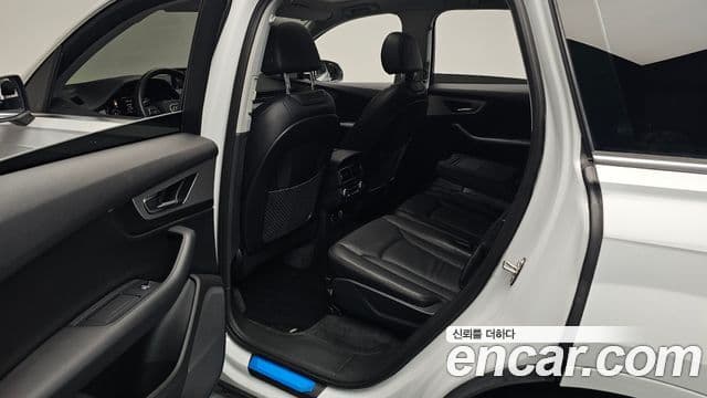 Audi Q7 2019 — Photo 6/32