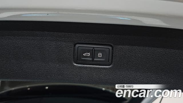 Audi Q7 2019 — Photo 14/32