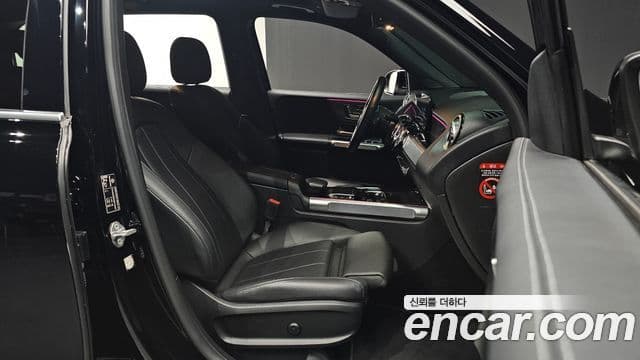 Mercedes-Benz GLB-Class 2021 — фото 10 из 20