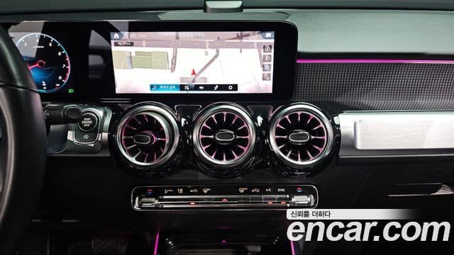 Mercedes-Benz GLB-Class 2021 — фото 14 из 20