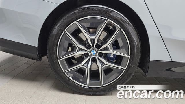 BMW 5 Series 2025 — фото 5 из 20