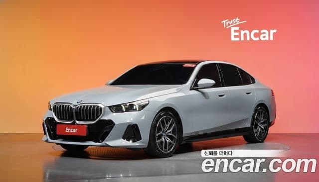 BMW 5 Series 2025 — ფოტო 1/20