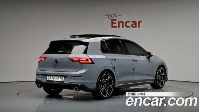 Volkswagen Golf 2026 — Şəkil 2/20